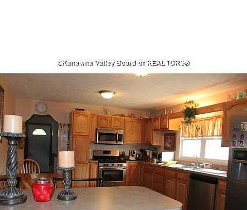3rd image of 324 Wesley Dr