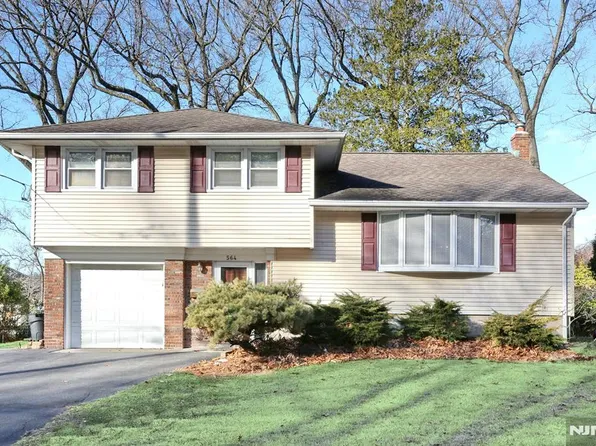564 Prospect Ave, Dumont, NJ 07628