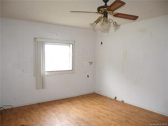 4th image of 403 East Blvd