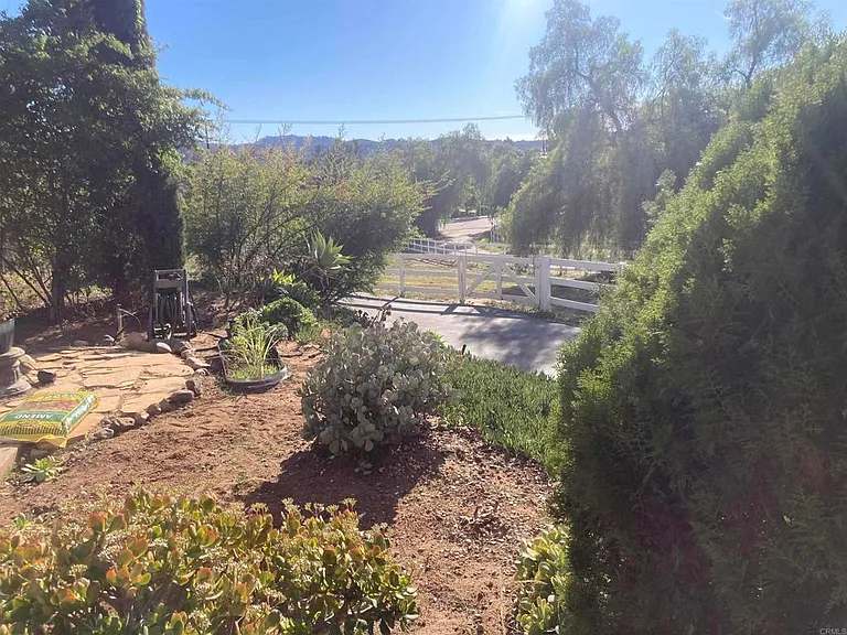 14946 Fruitvale Rd — Photo 17