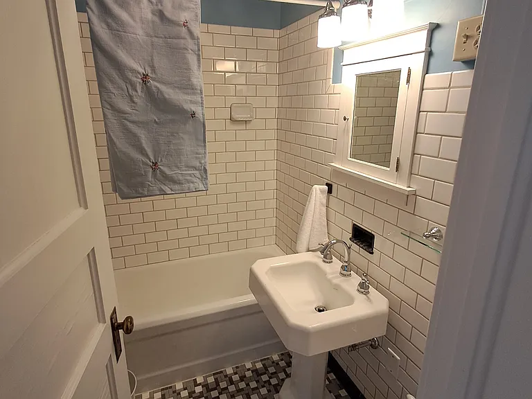 300 2nd Ave NW #3 — Photo 12