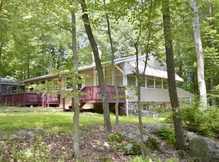 116 Squaw Trl, Pocono Lake, PA 18347