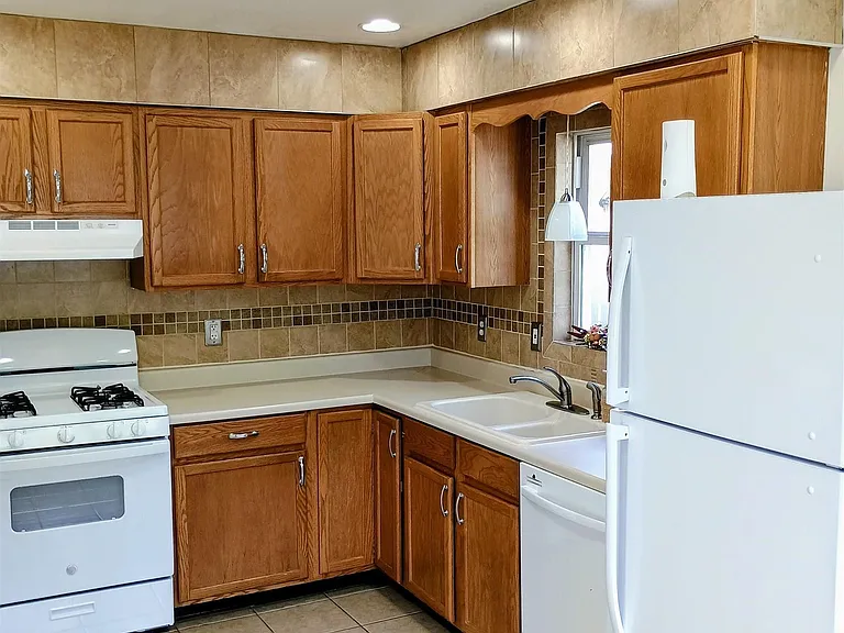 905 E Marietta Ave #A — Photo 2