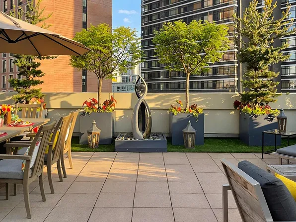 2728 Thomson Ave Unit 608, Long Island City, NY 11101