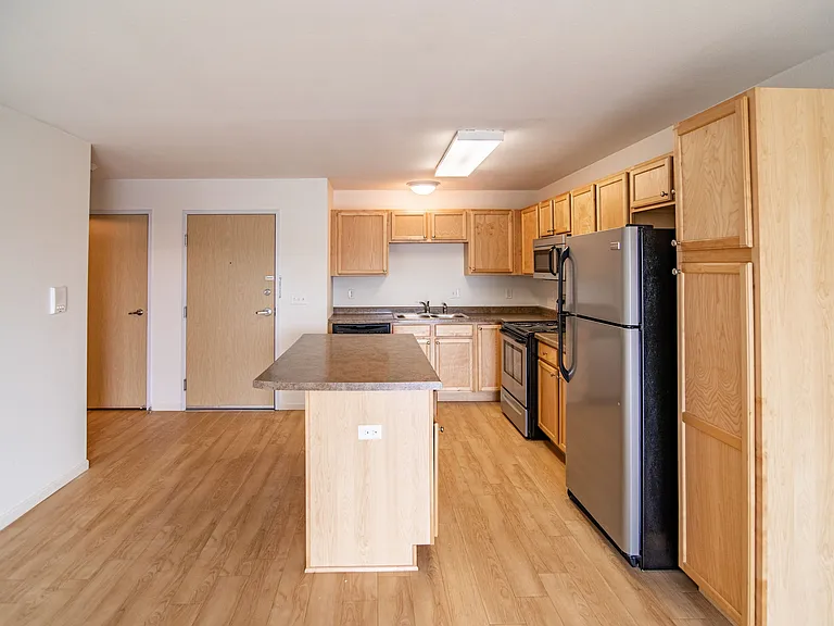 100 Collins Ave — Photo 2