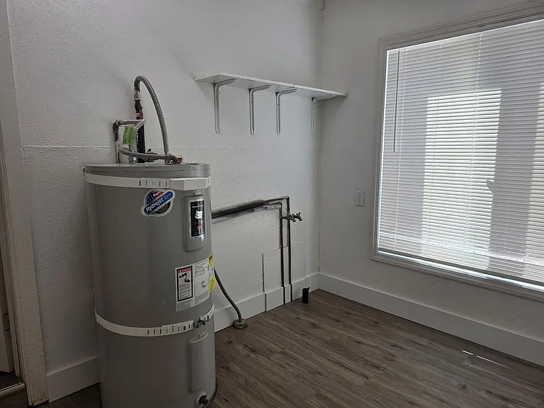 2050 Bransetter 5410 Cedars Rd — Photo 15