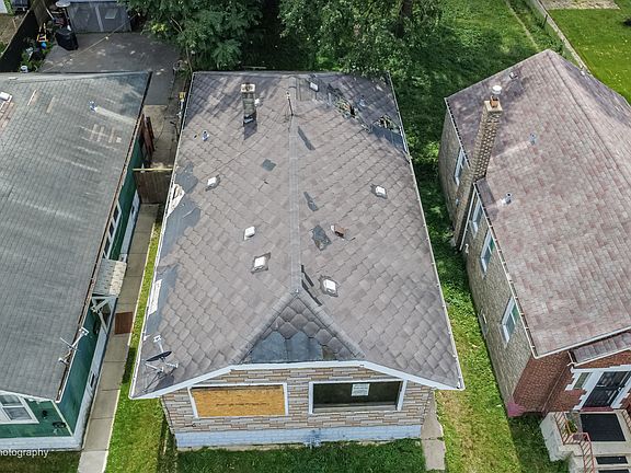 3rd image of 659 W 116th Pl