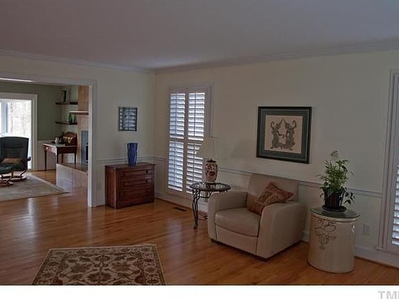 2nd image of 102 Barnhill Pl