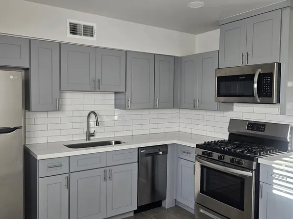 3326 N 66th Pl APT 4, Scottsdale, AZ 85251