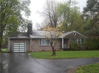 8451 Sheridan Dr, Williamsville, NY 14221