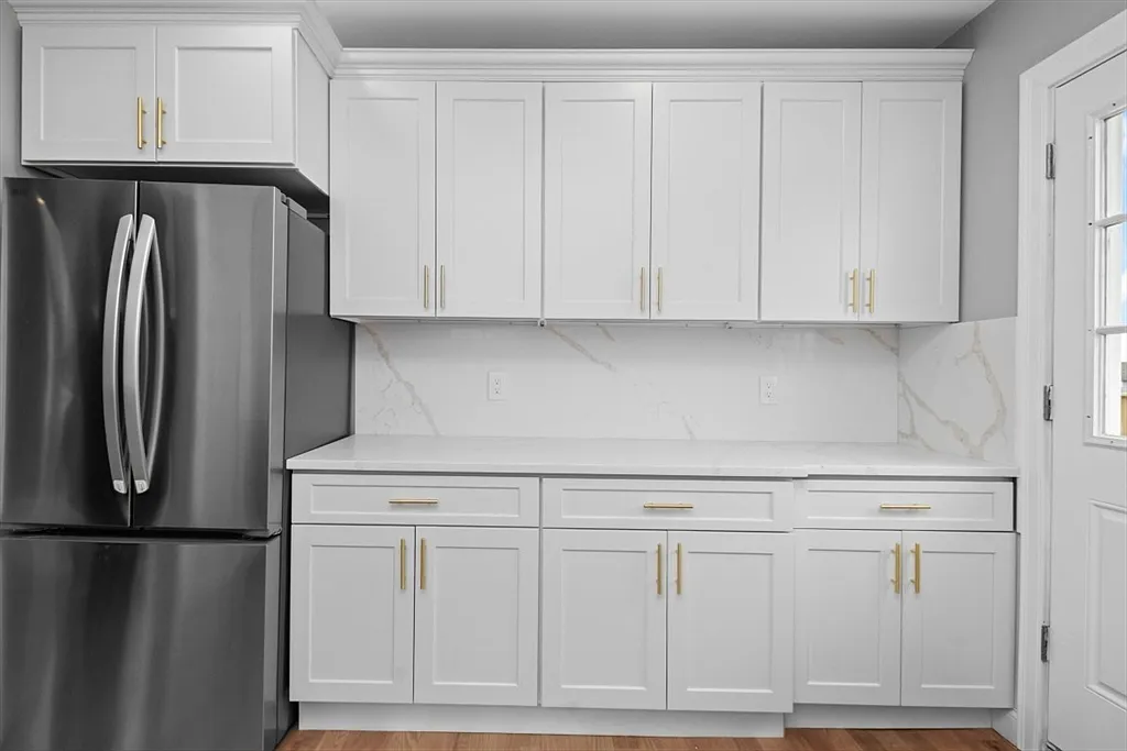 2 bed, 2.0 bath, 1104 sqft, $3,000 — Photo 2