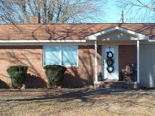 2nd image of 152 Thamon Rd