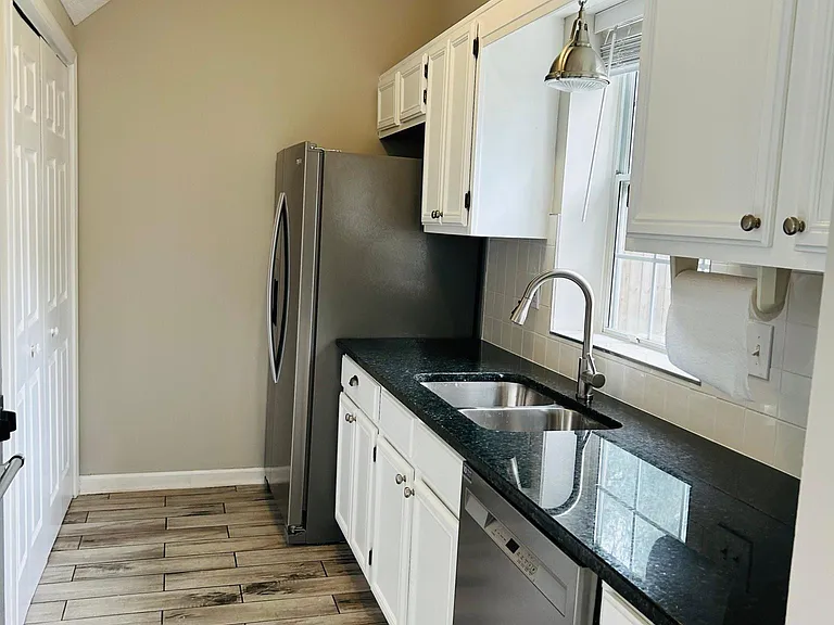 617 W Mnr — Photo 8