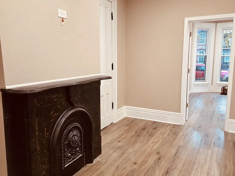 316 E Main St #1 — Photo 1