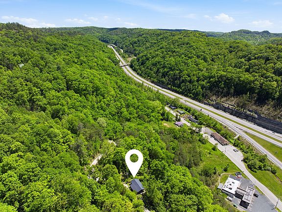 3rd image of 240 Robbie Ridge Rd