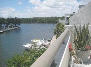 424 Poinciana Dr, Sunny Isles Beach, FL 33160