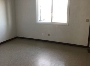 23105 Lake Dr APT B2, Elsah, IL 62028