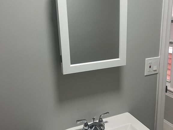 4th image of 30 Sherman St APT 1