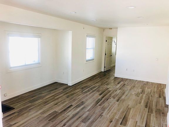 4th image of 958 Eucalyptus Dr