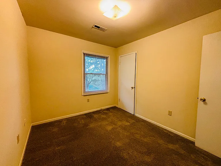 1741 Donlee Dr — Photo 12