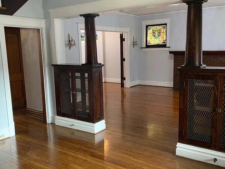 FOYER LIVING AND DINNING ROOM