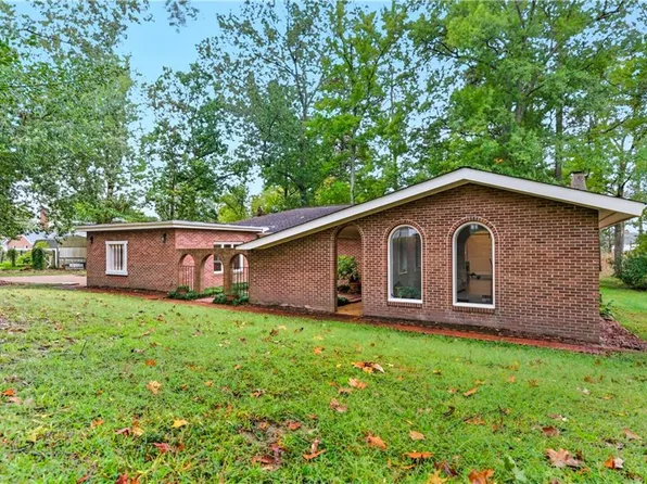 74 Knollwood Dr, Newport News, VA 23608