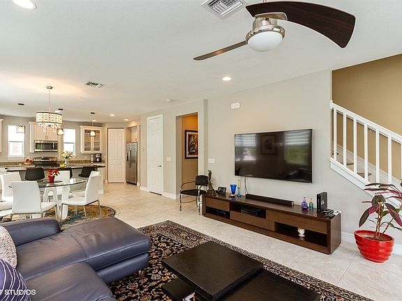 5th image of 100 SW 1st Ave Unit D