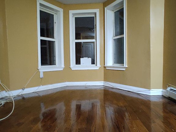 4th image of 1043 College Ave #2