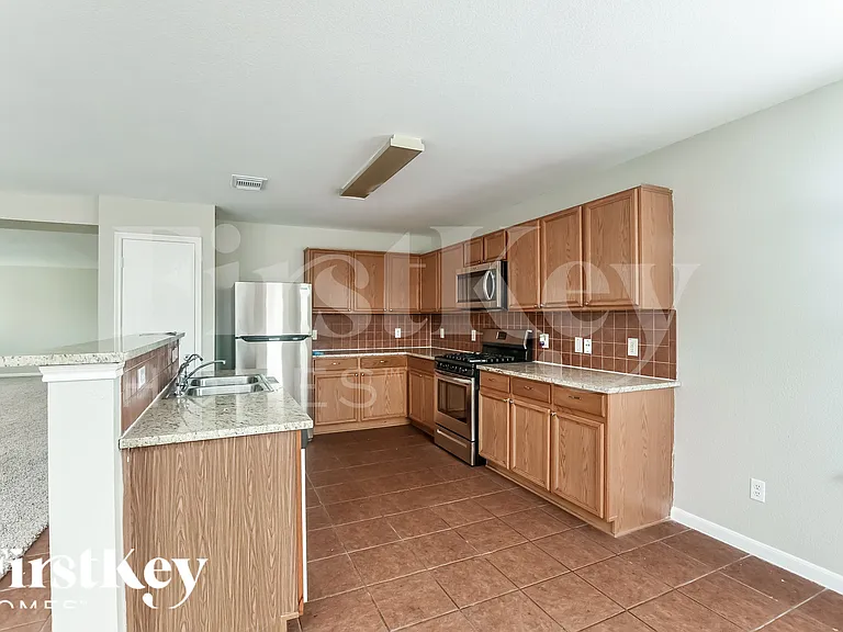 339 Remington Harbor Ct — Photo 9