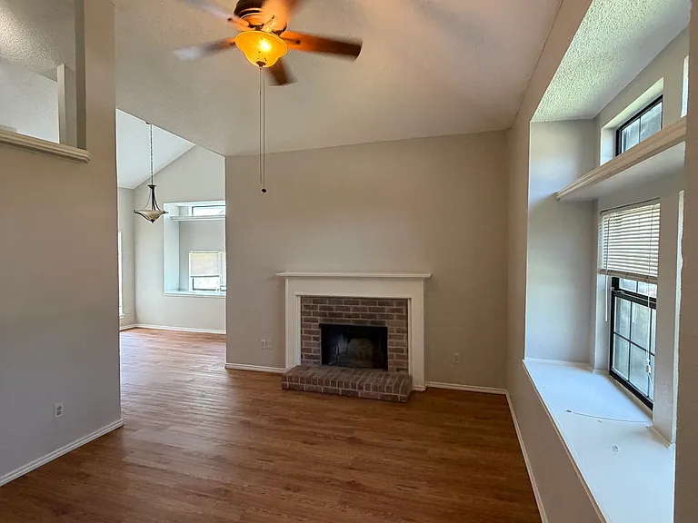 4122 Cochise Dr — Photo 3
