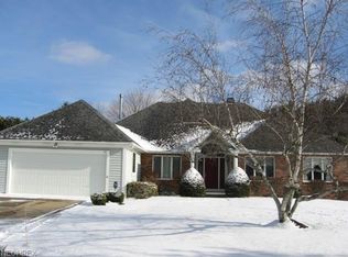 291 Lake Pointe Dr, Akron, OH 44333