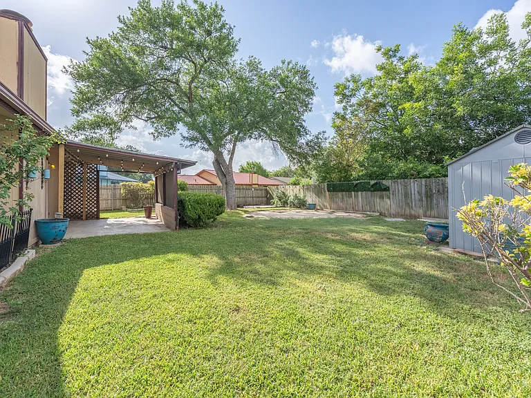 6822 Rivulet — Photo 25