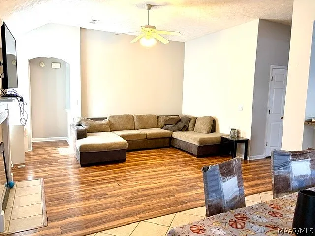 9213 Silverberry Ct — Photo 2