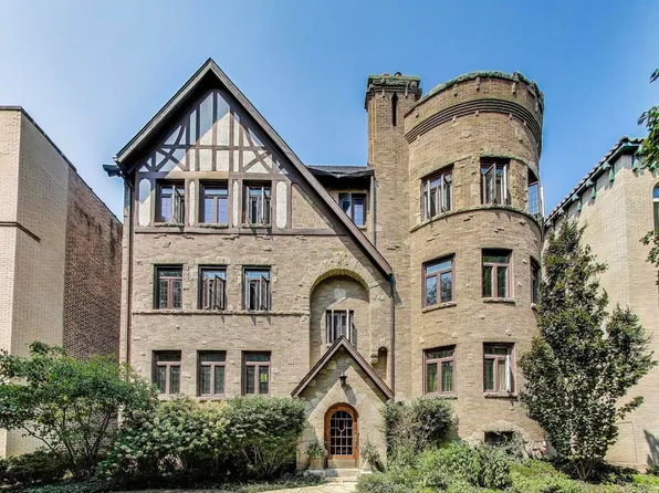 2322 W Farwell Ave APT 1W, Chicago, IL 60645