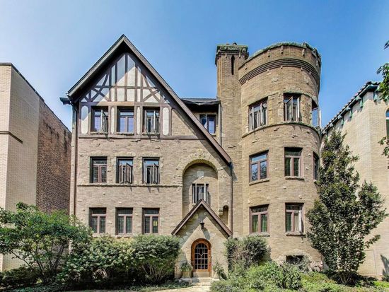 2322 W Farwell Ave APT 1W, Chicago, IL 60645