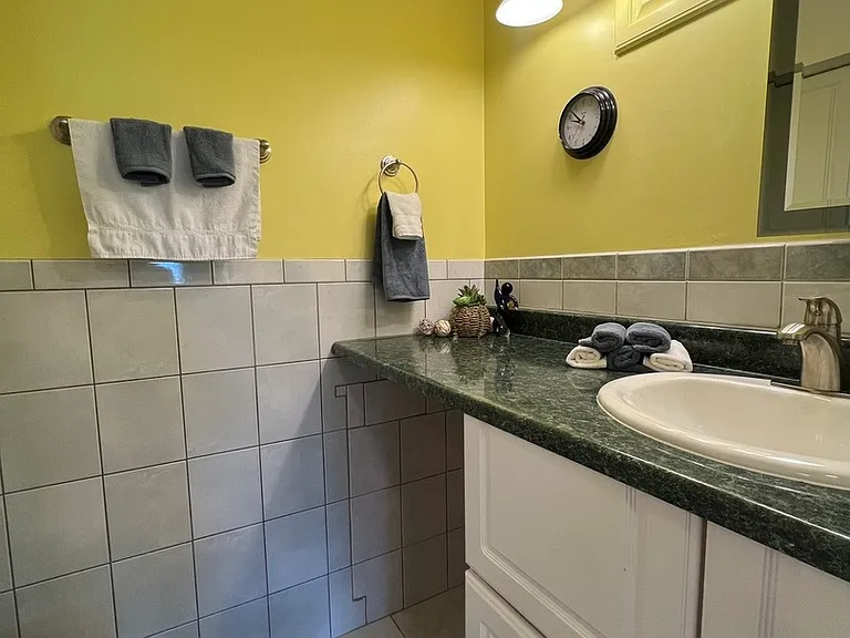 1880 Bonnie Ln #302 — Photo 20