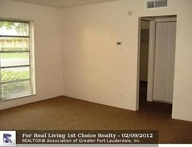 4th image of 4413 Treehouse Ln #B