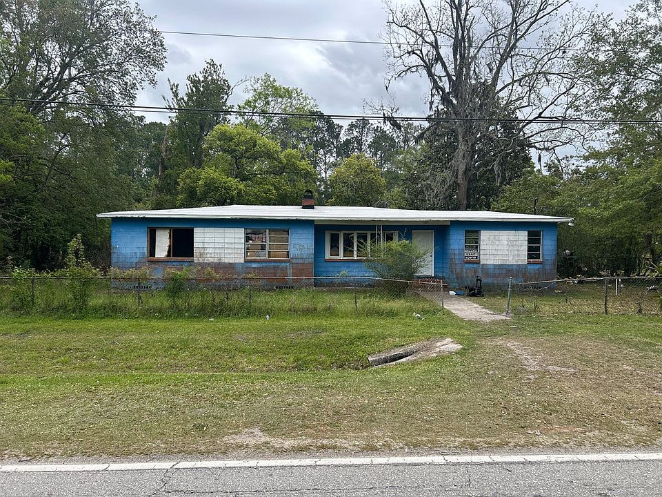 1st image of 5846 Moncrief Rd W