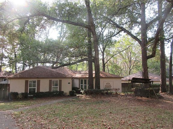 2nd image of 75 Wood Hollow Dr