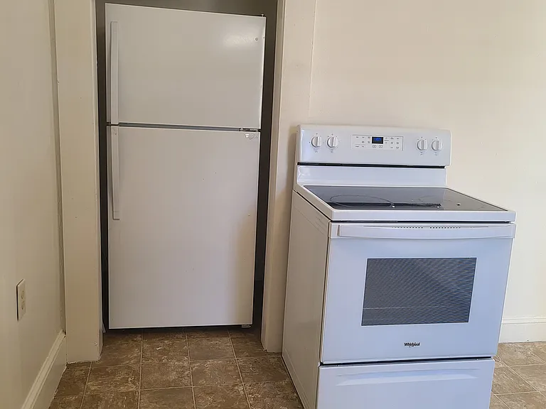 951 Hayward St #2 — Photo 4