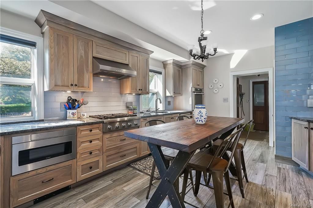 4 Bed 5 Bath Property, New York • 3,808 Sq Ft