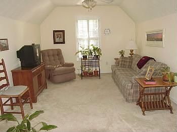 5th image of 372 Yonah Cir