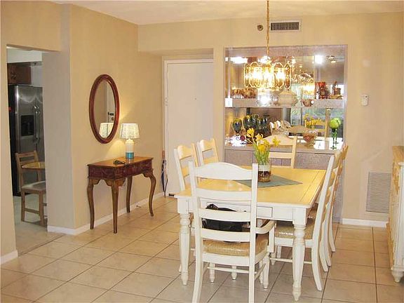 5th image of 4001 Hillcrest Dr APT 306