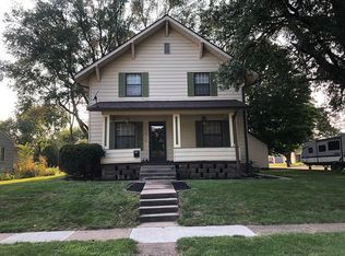 1015 W 3rd St, Pella, IA 50219