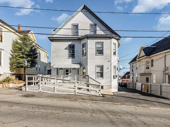 90 Gates St, Lowell, MA 01851