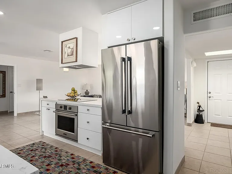 644 E La Jolla Dr — Photo 11