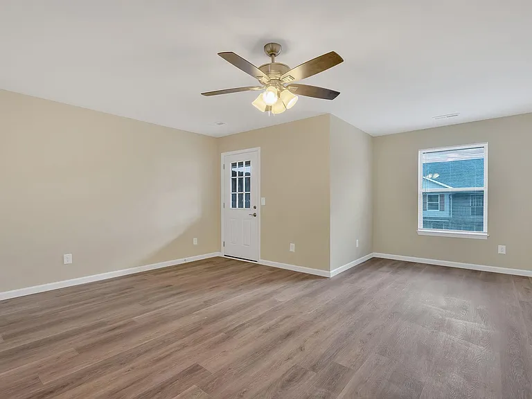 Eli's Place — Photo 16