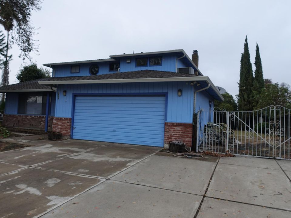 1st image of 3908 Chatsworth Cir