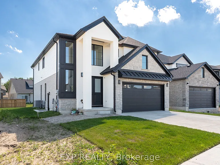266 Hesselman Cres — Photo 2