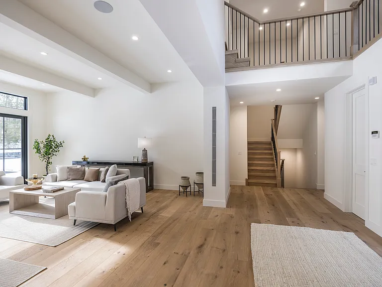 33 Harbor View Dr — Photo 4